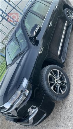 تۆیۆتا لاند کروزەر